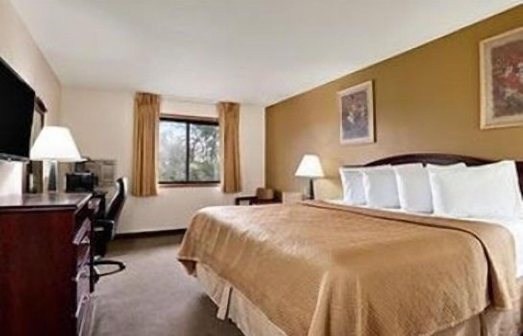 Travelodge By Wyndham La Porte/Michigan City Area Exterior foto
