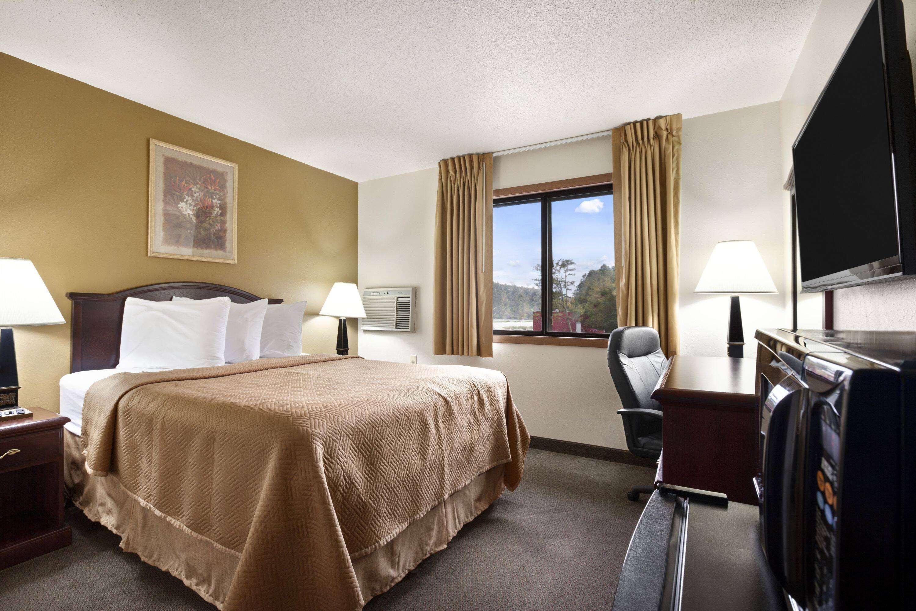 Travelodge By Wyndham La Porte/Michigan City Area Exterior foto